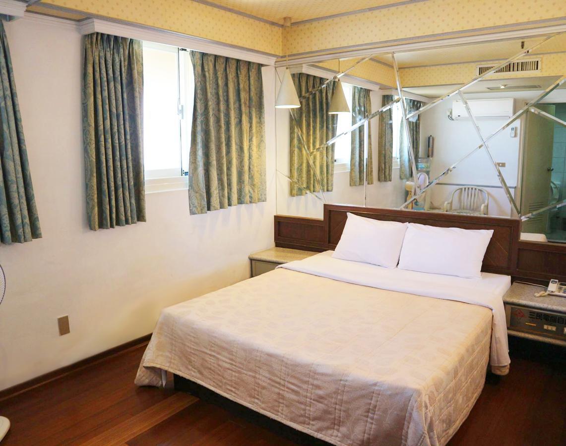 Sanmin Hotel Чжанхуа Сити Екстериор снимка