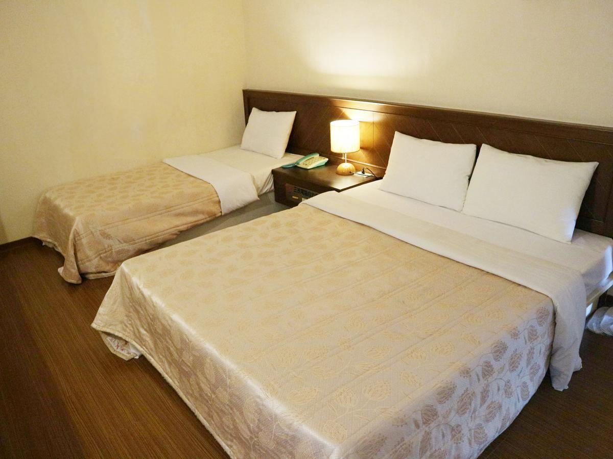 Sanmin Hotel Чжанхуа Сити Екстериор снимка