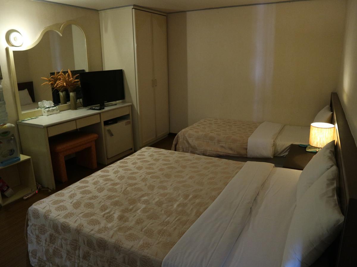 Sanmin Hotel Чжанхуа Сити Екстериор снимка